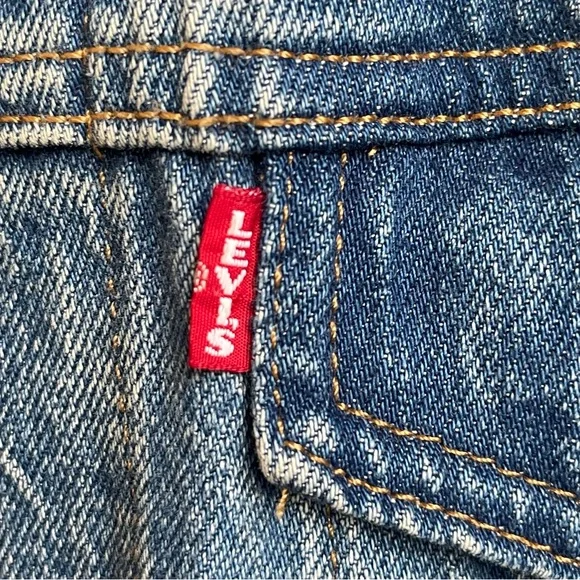 Levi’s Ex-Boyfriend Trucker Jacket in Medium Wash Denim Jean Size M - Picture 8 of 17